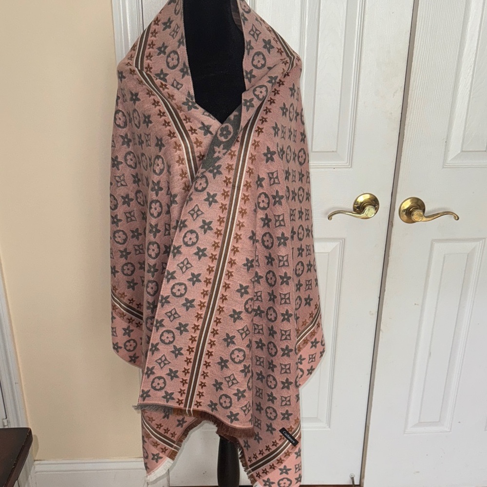 Pink And Gray Patterned Shawl - image 1